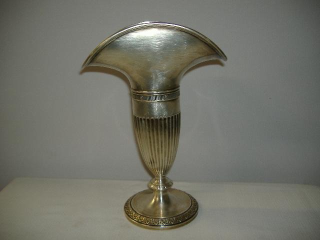 Picture 037.jpg - Sterling Silver Fan Tray - 11" height